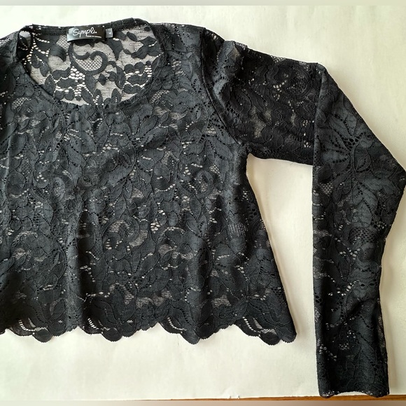 Sympli Scalloped Lace Overlay Top - Picture 4 of 8
